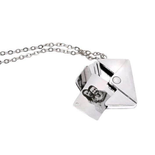 Gravurely - Personalisierte Brief Kette